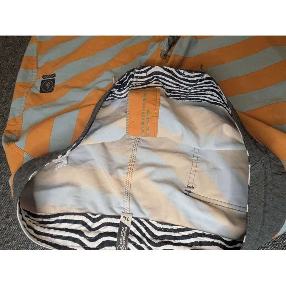 Volcom Board Swim Shorts Mens 36 Stone Surf Beach‎ Trunks Colorful Striped Y2K